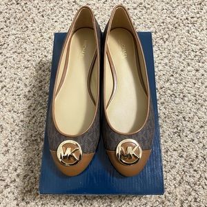 BRAND NEW MICHAEL Michael Kors monogram flat shoes ❤️❤️❤️